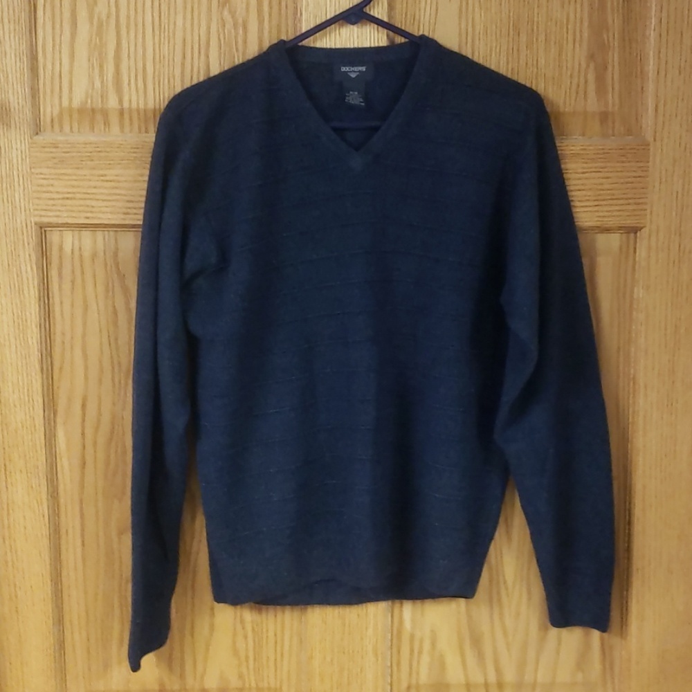 V neck sweater